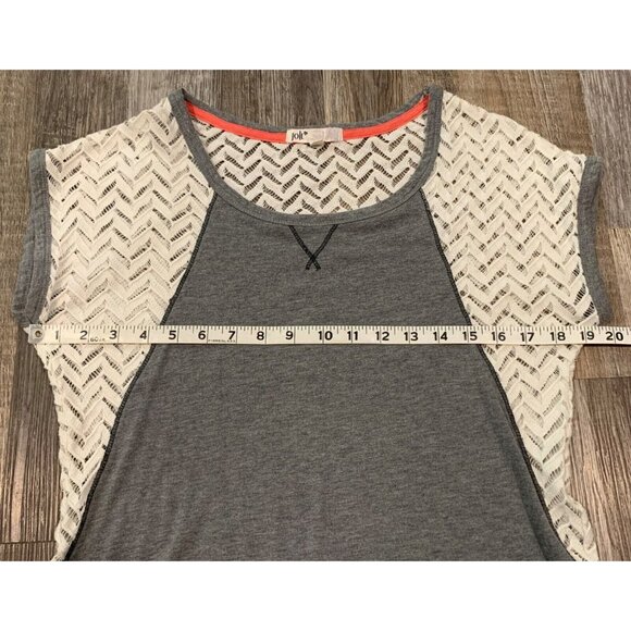 Jolt Womens Small Gray and White Chevron Lace Back Panel Short Sleeve Top - Picture 9 of 13